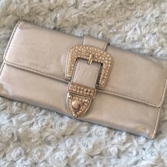 Metallic Silver Rhinestone Belt Buckle Wallet - Picture 10 of 10